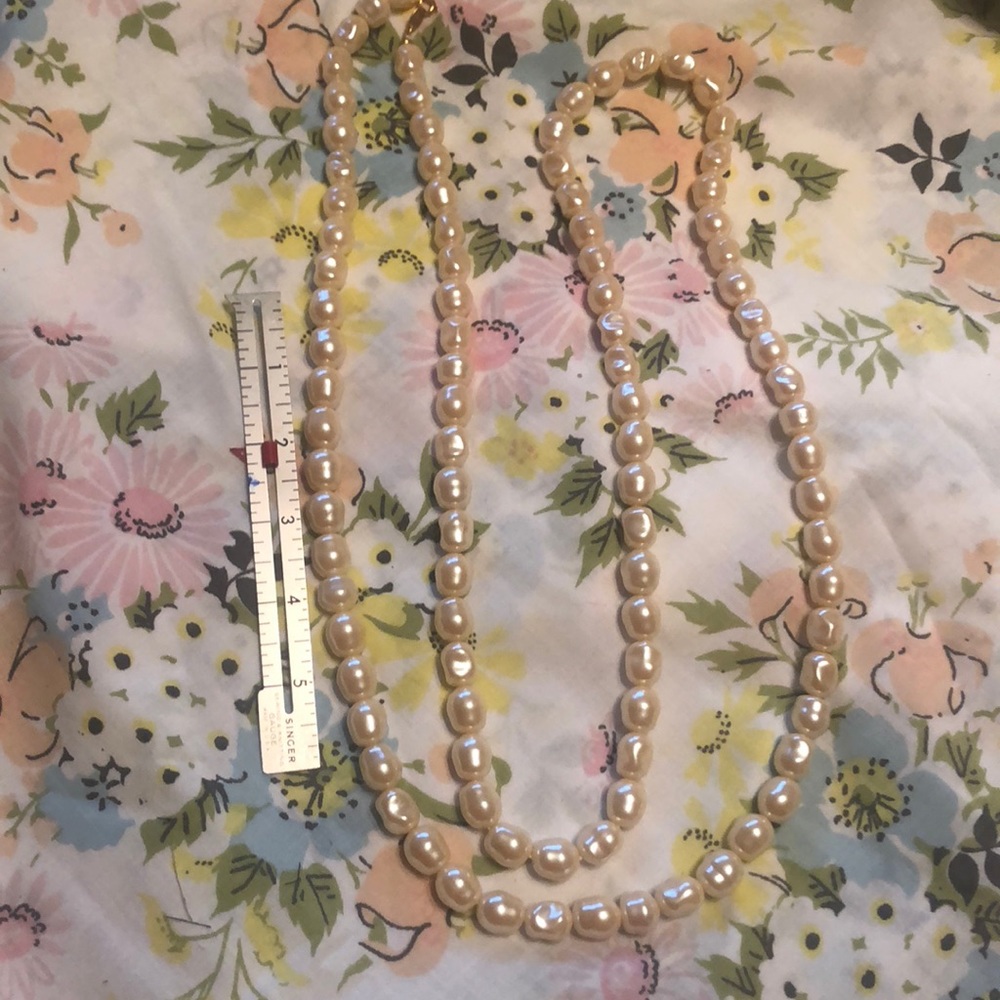 "Pearl”-Style Necklace